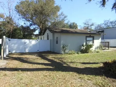 8421 N Orangeview Avenue Tampa FL 33617