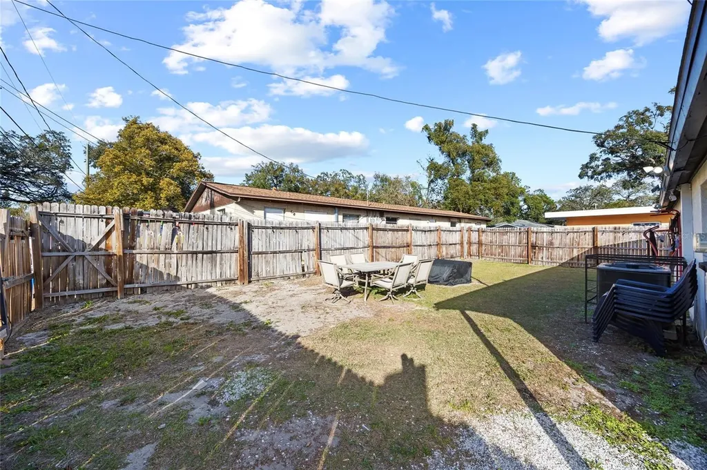 10001 N Annette Avenue Tampa FL 33612