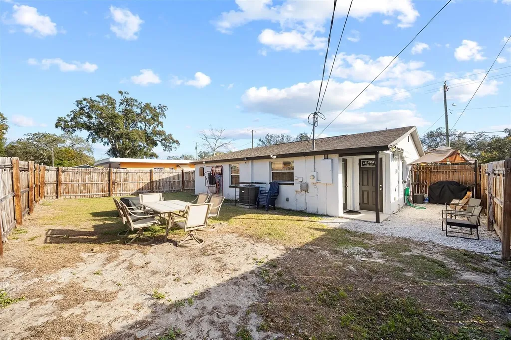 10001 N Annette Avenue Tampa FL 33612
