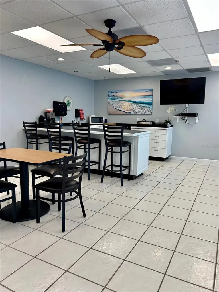7050 Sunset Drive S South Pasadena FL 33707