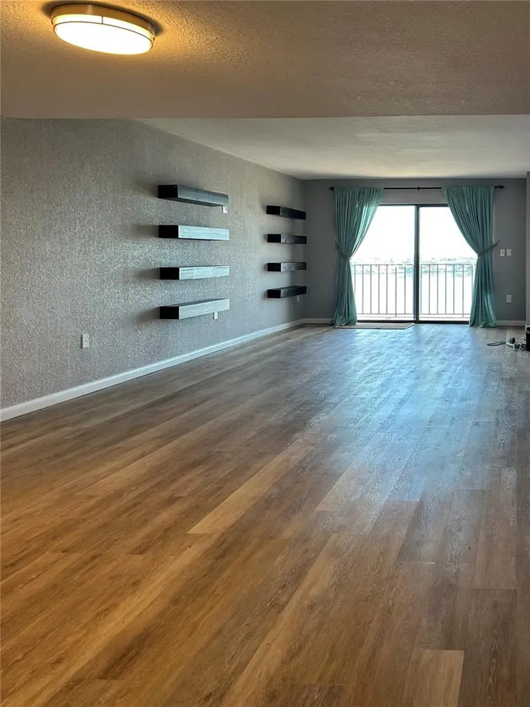 7050 Sunset Drive S South Pasadena FL 33707