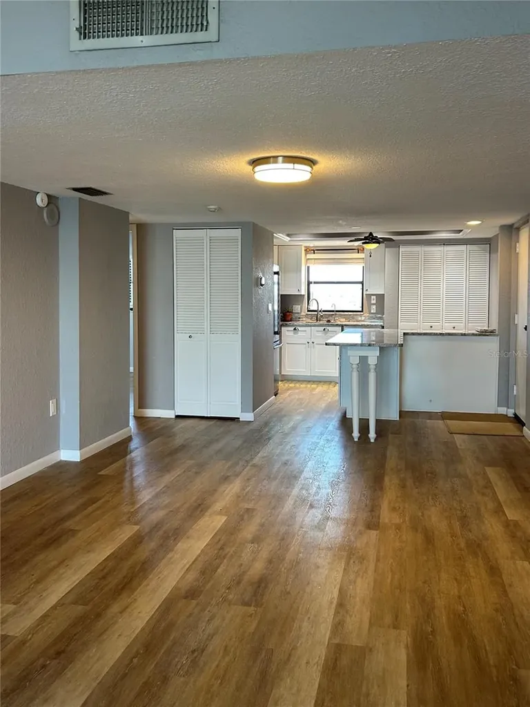 7050 Sunset Drive S South Pasadena FL 33707