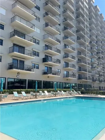 7050 Sunset Drive S South Pasadena FL 33707