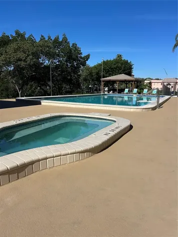 7050 Sunset Drive S South Pasadena FL 33707