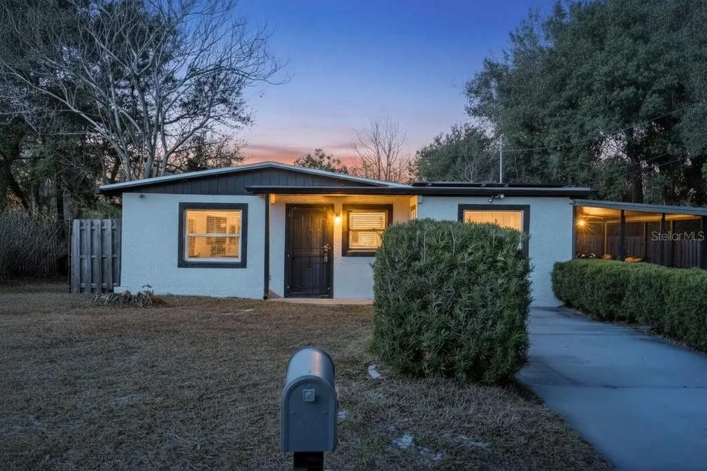 493 W Baltimore Drive Deland FL 32720