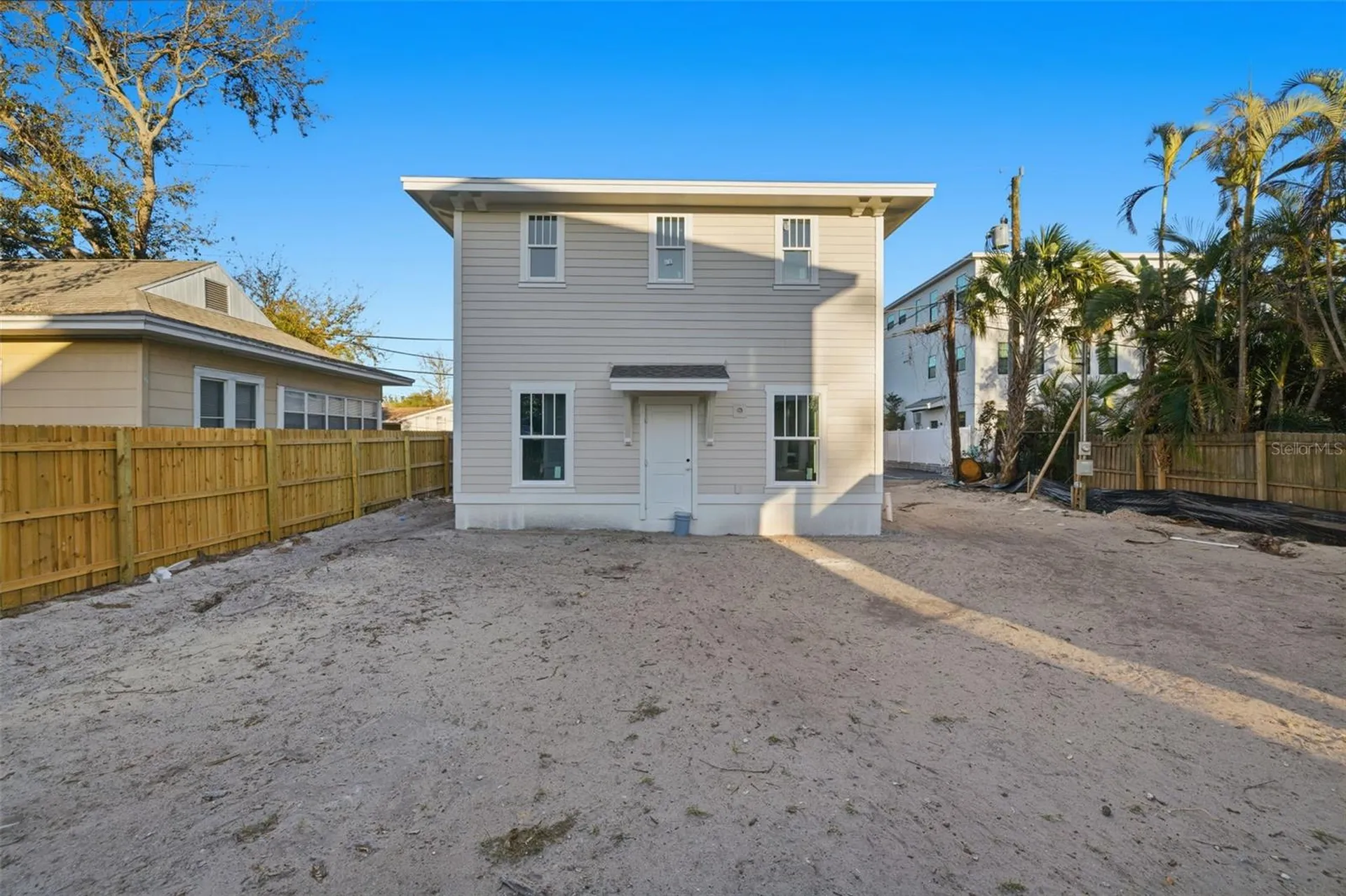 2011 10th Street N St Petersburg FL 33704