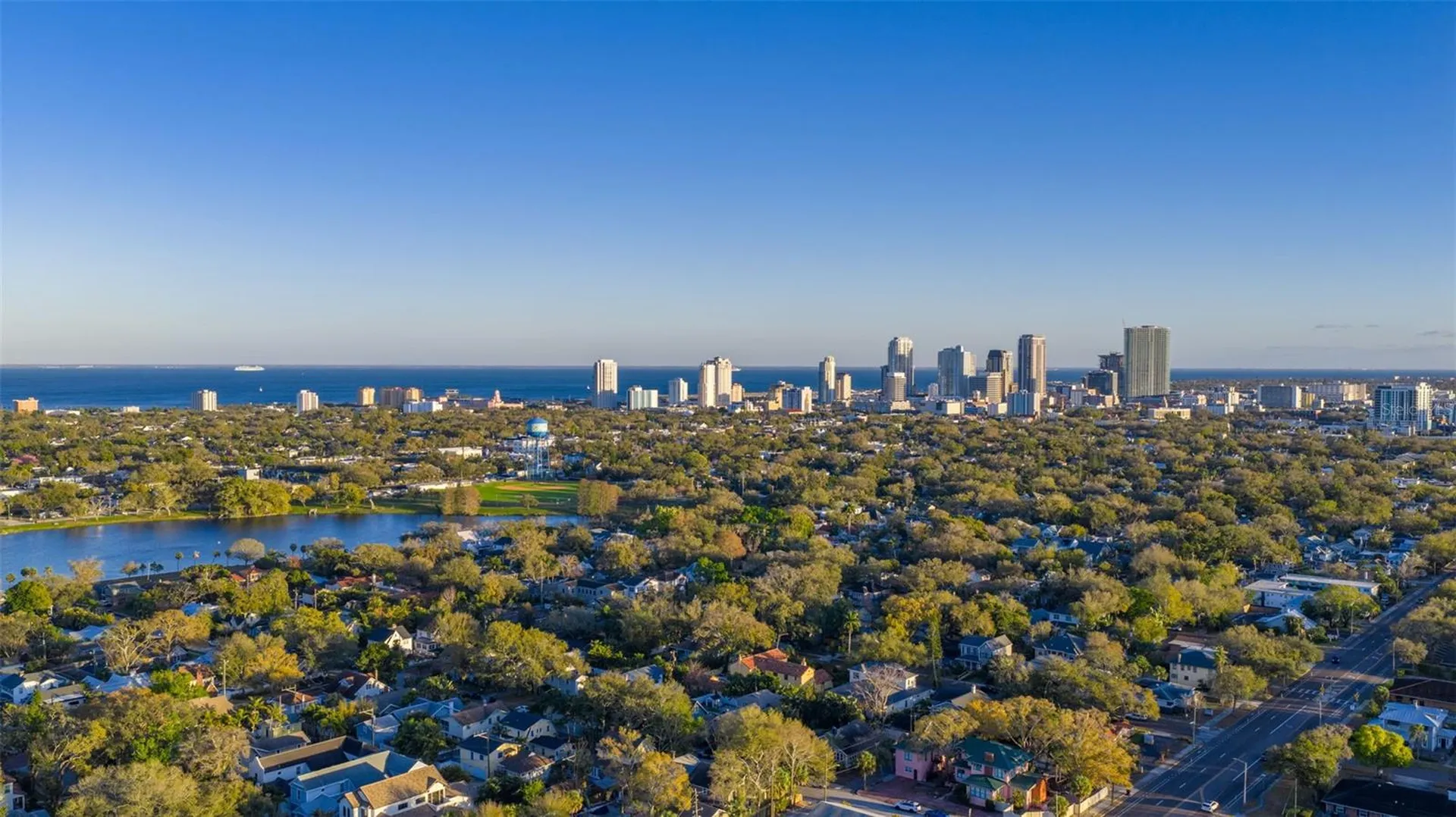 2011 10th Street N St Petersburg FL 33704