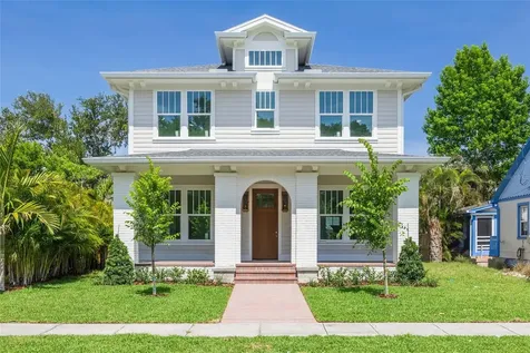 2011 10th Street N St Petersburg FL 33704