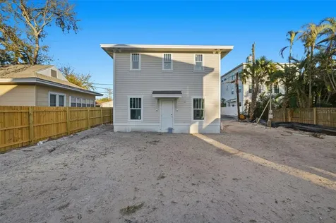 2011 10th Street N St Petersburg FL 33704