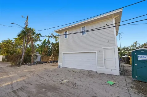 2011 10th Street N St Petersburg FL 33704