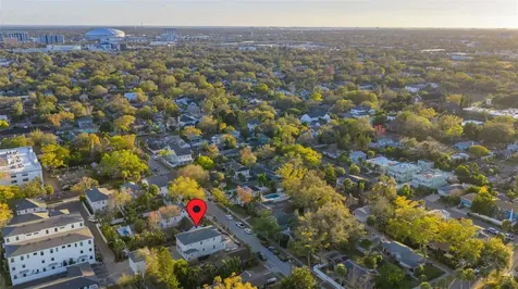 2011 10th Street N St Petersburg FL 33704
