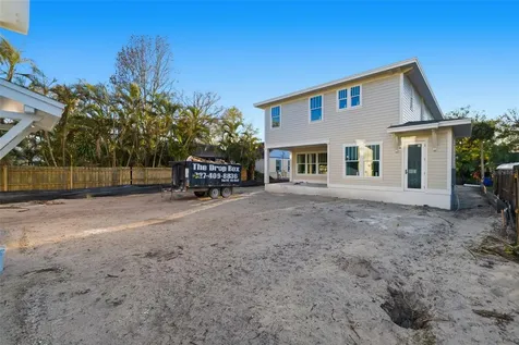 2011 10th Street N St Petersburg FL 33704