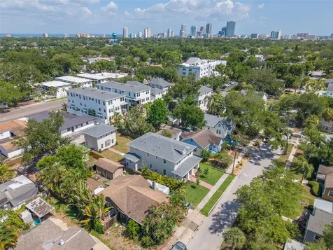 2011 10th Street N St Petersburg FL 33704