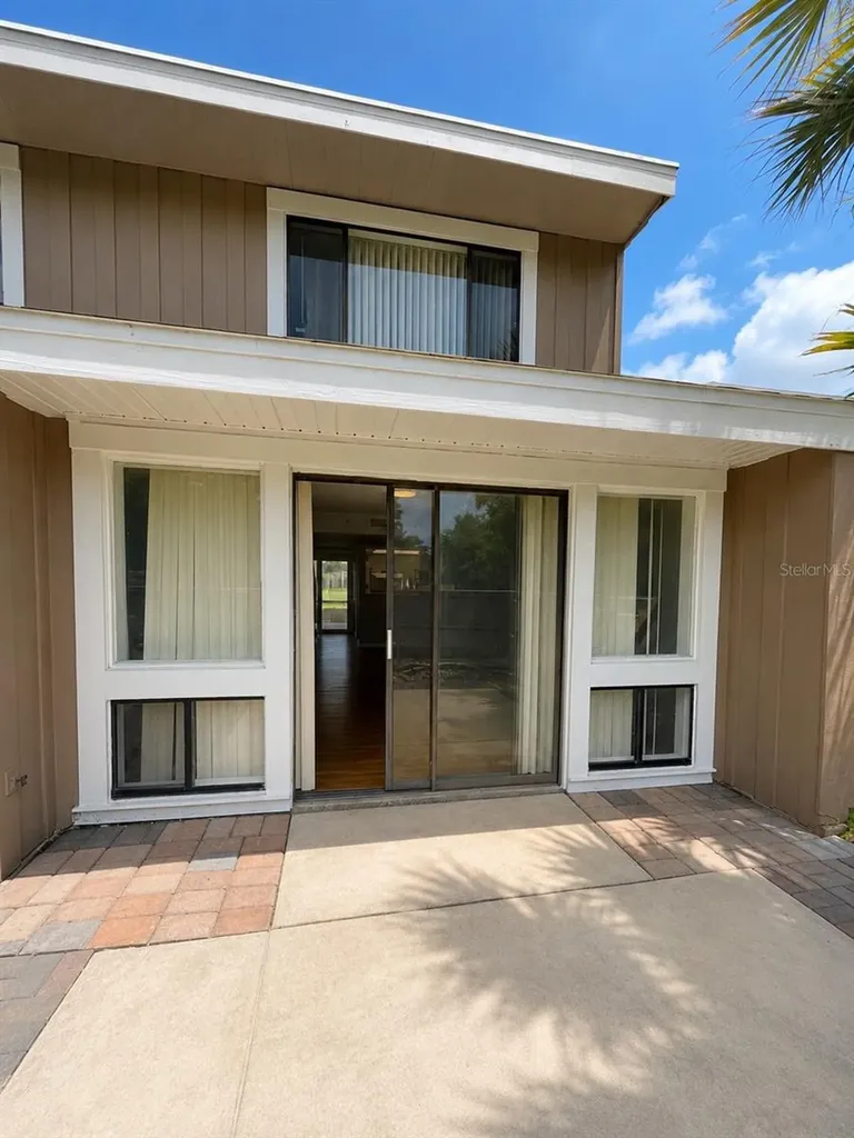 6082 Peregrine Avenue Orlando FL 32819