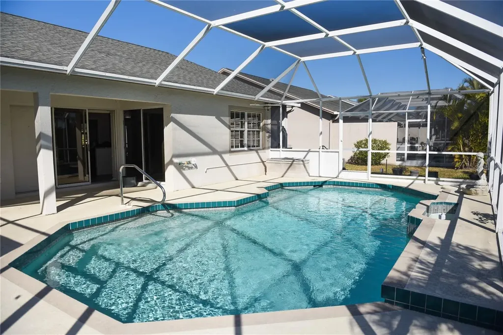 4819 W Raintree Bradenton FL 34203