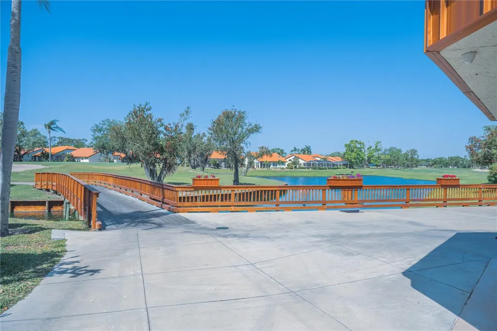4819 W Raintree Bradenton FL 34203