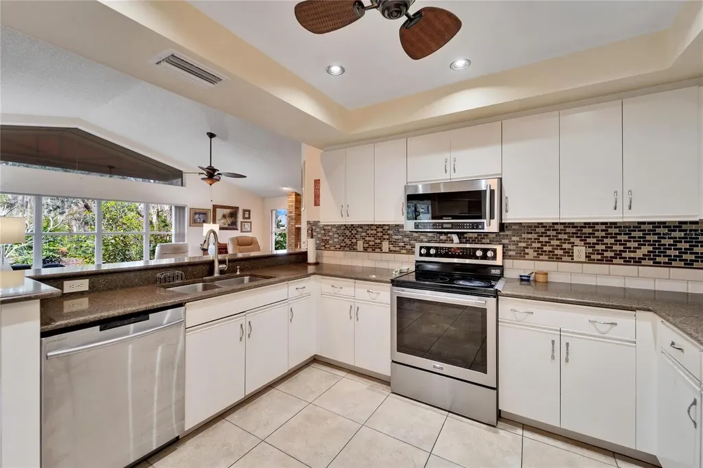 2913 Aston Avenue Plant City FL 33566