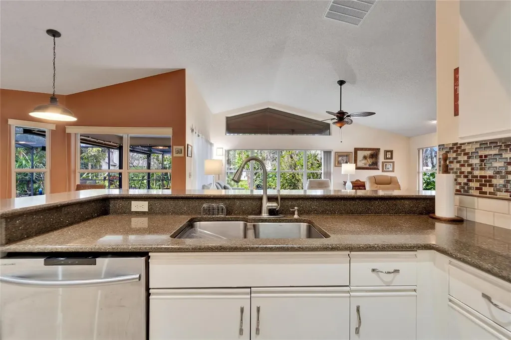 2913 Aston Avenue Plant City FL 33566