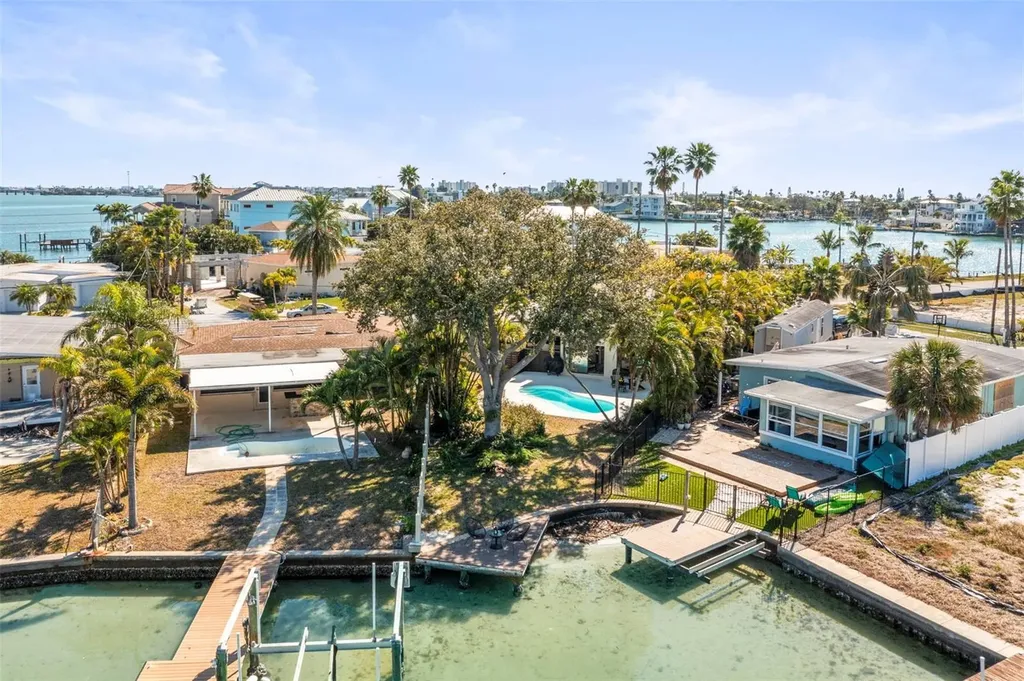 402 161st Avenue Redington Beach FL 33708