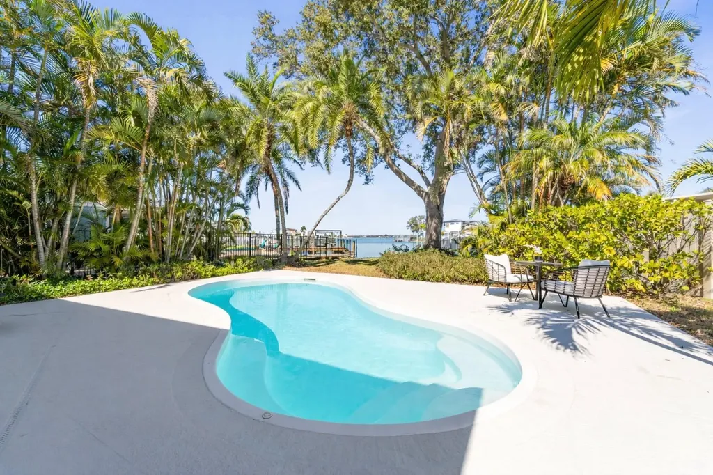 402 161st Avenue Redington Beach FL 33708