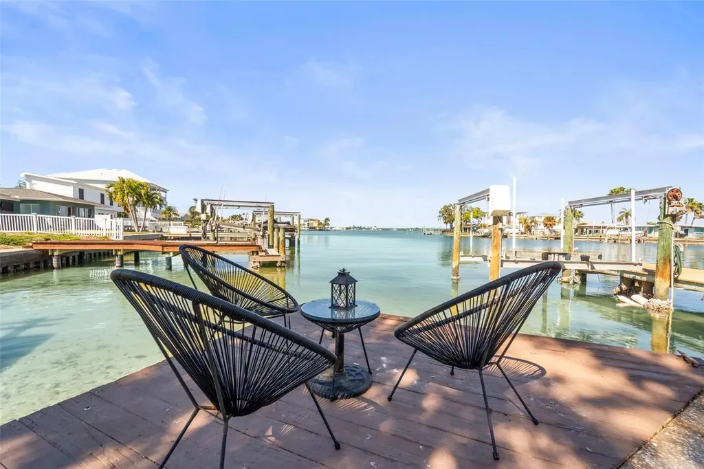 402 161st Avenue Redington Beach FL 33708