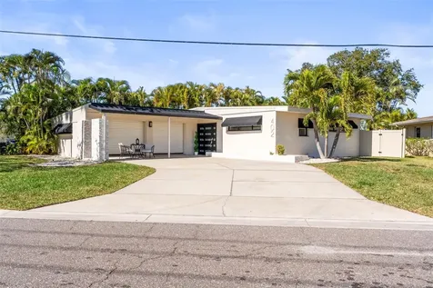 402 161st Avenue Redington Beach FL 33708