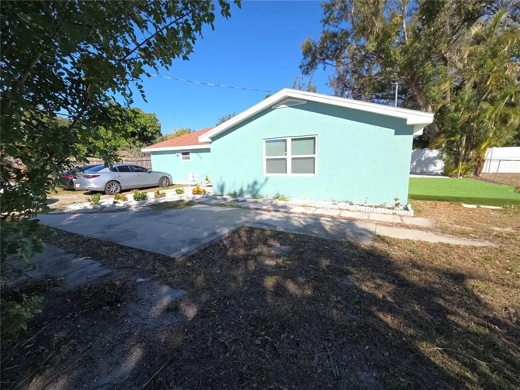 2839 Olympic Street Sarasota FL 34231