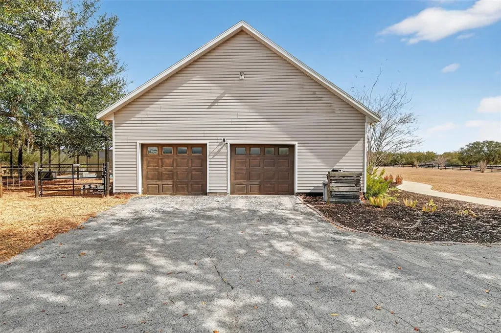 4564 County Road 103g Oxford FL 34484