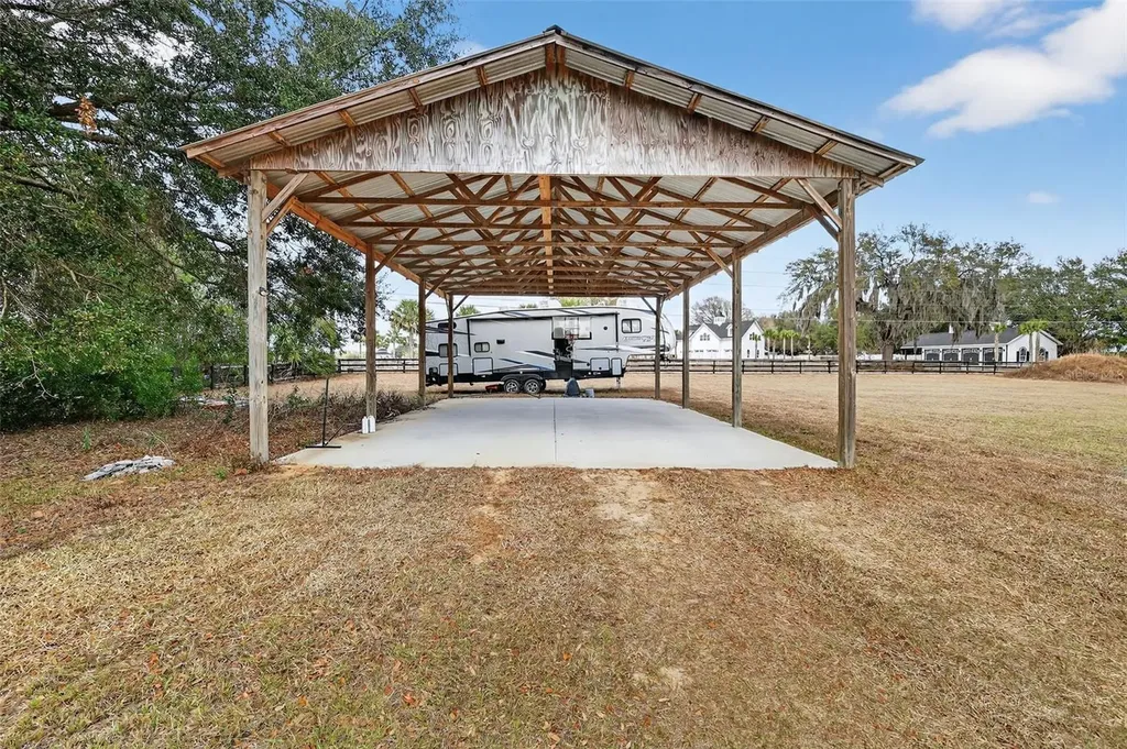 4564 County Road 103g Oxford FL 34484
