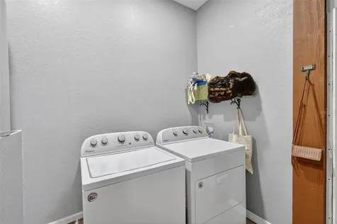 4564 County Road 103g Oxford FL 34484