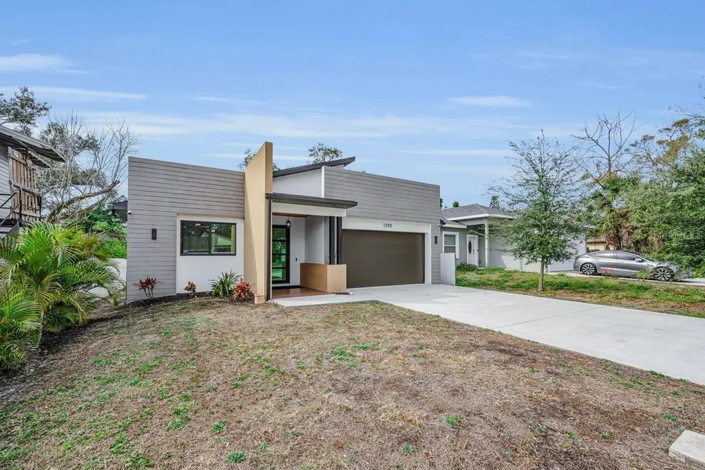 1590 S Washington Avenue Clearwater FL 33756