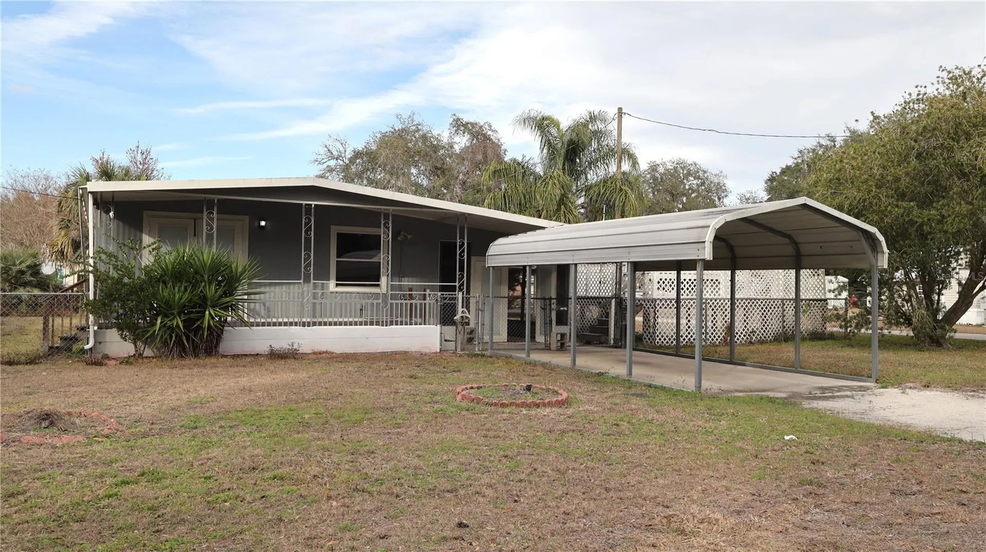 1158 Cr 439 Lake Panasoffkee FL 33538