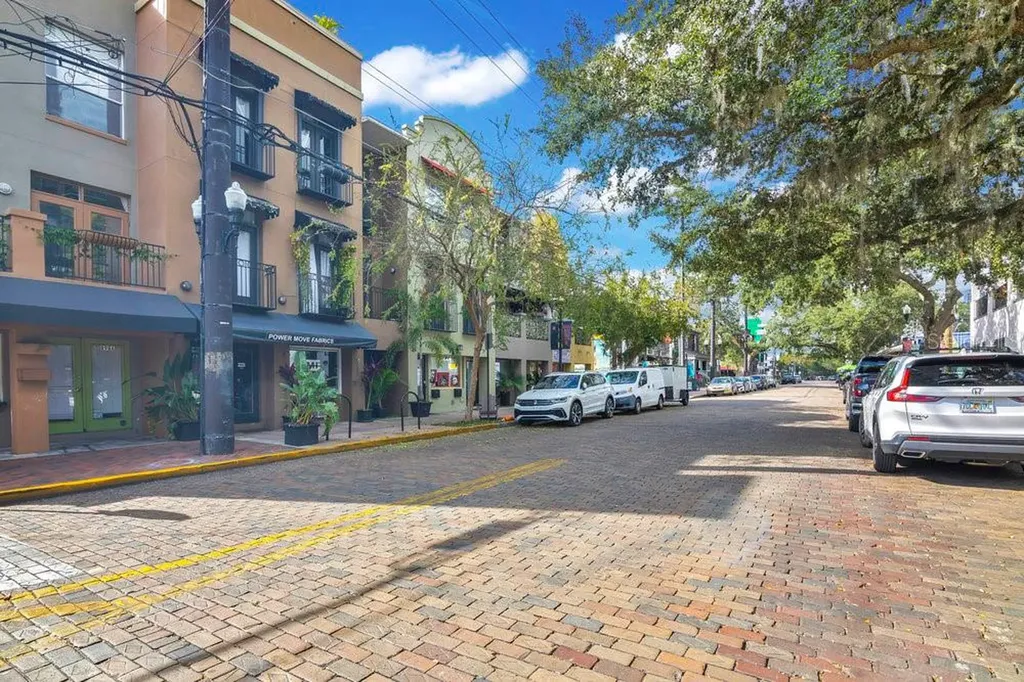 1008 E Robinson Orlando FL 32801