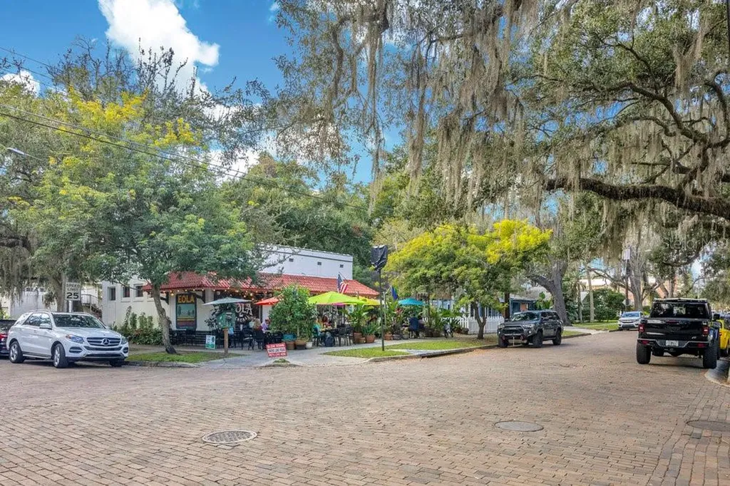 1008 E Robinson Orlando FL 32801