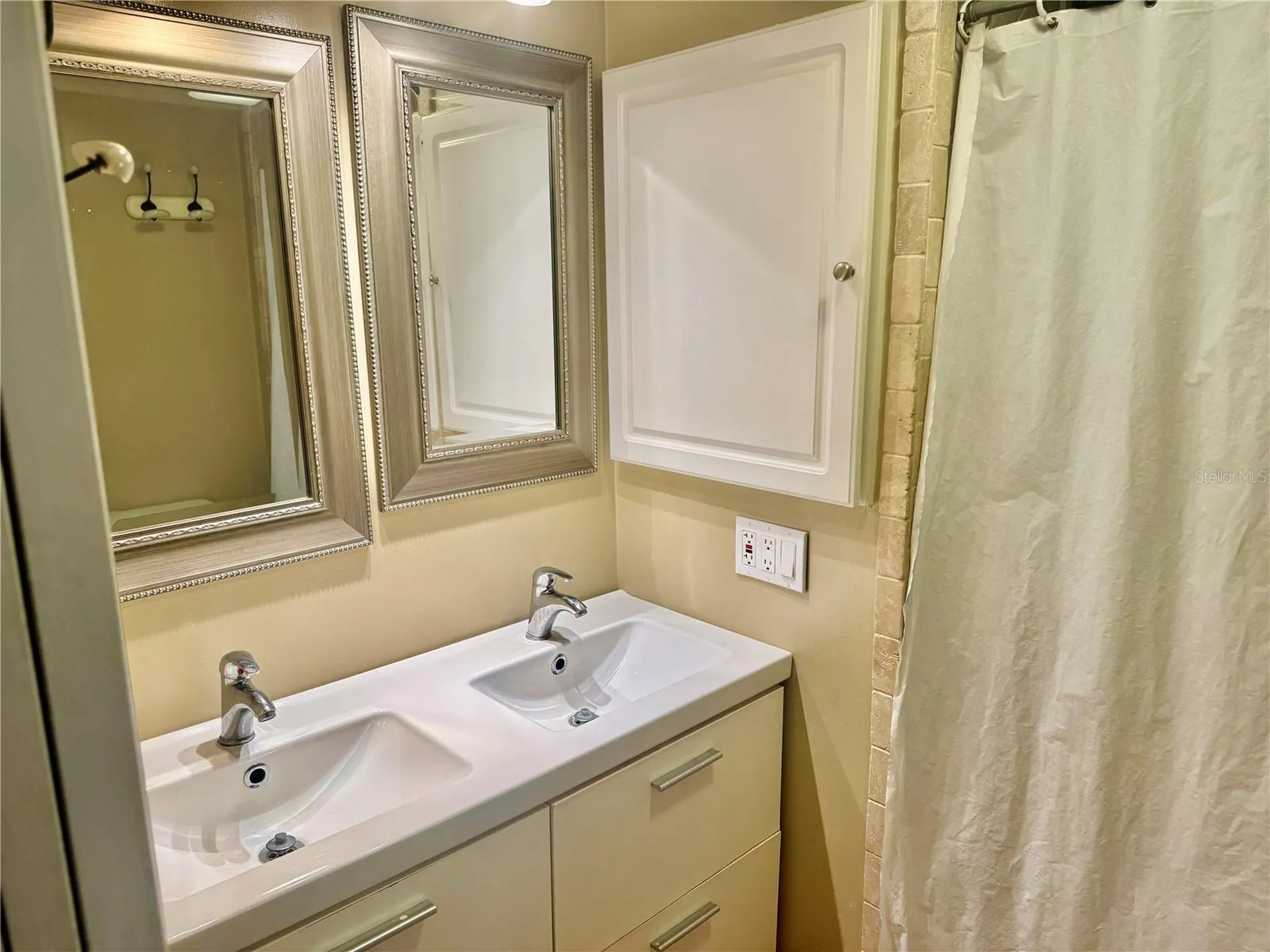 7901 N 40th Avenue N St Petersburg FL 33709