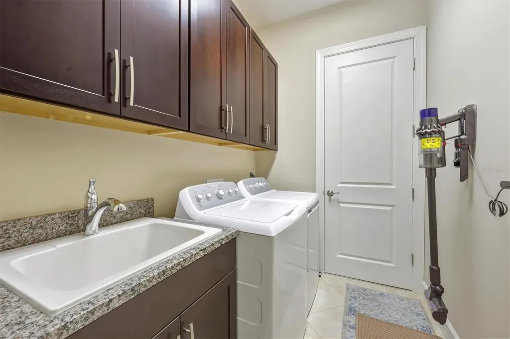 4711 Benito Court Bradenton FL 34211
