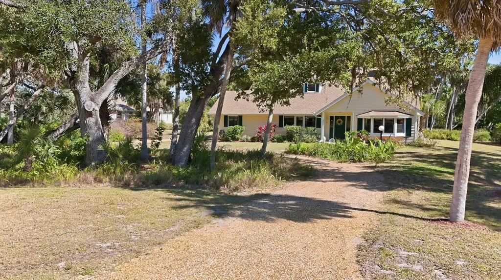 2020 E Dolphin Drive Englewood FL 34223