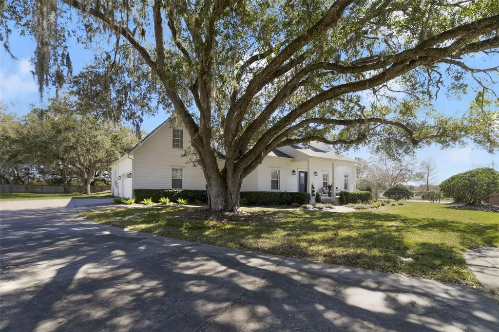 1401 Hidden Oaks Bend St Cloud FL 34771