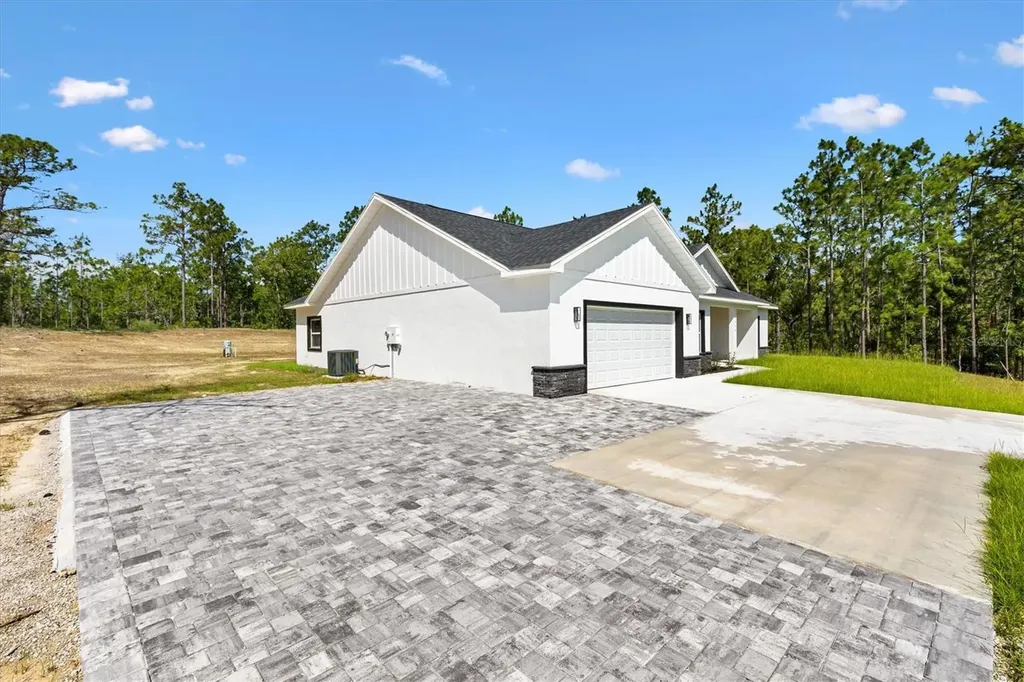 8506 County Road 243 Wildwood FL 34785