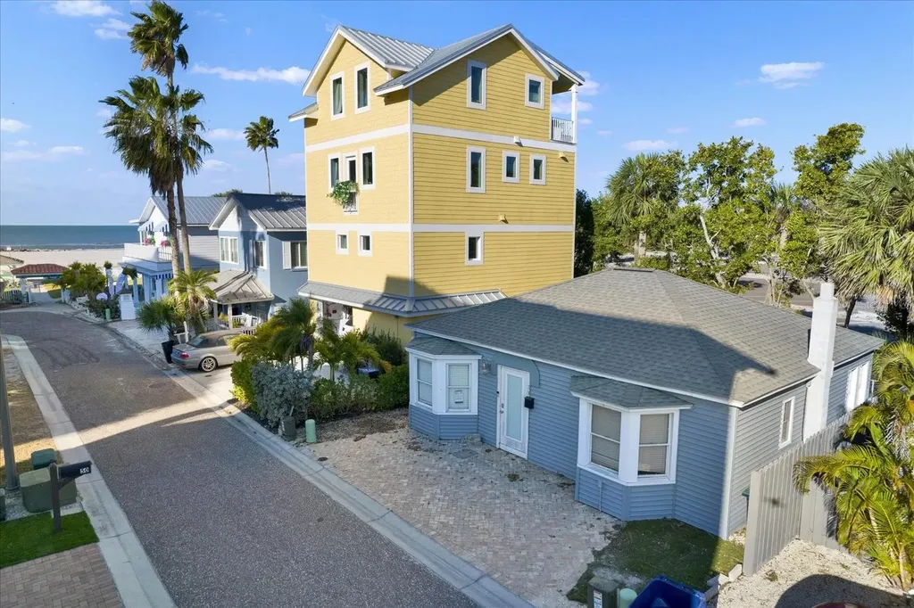 39 181st Avenue W Redington Shores FL 33708