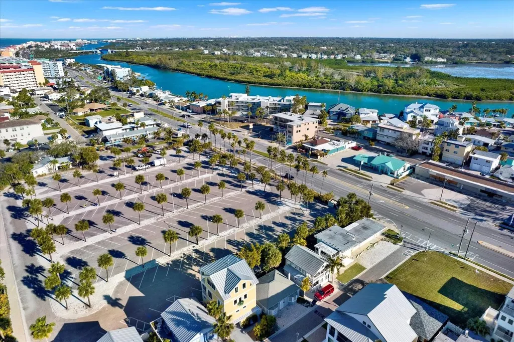 39 181st Avenue W Redington Shores FL 33708