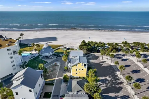 39 181st Avenue W Redington Shores FL 33708