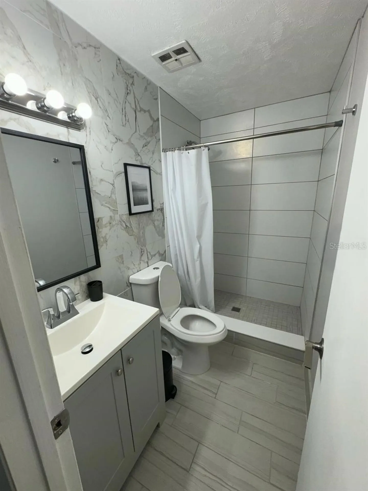1649 W Oak Ridge Road Orlando FL 32809