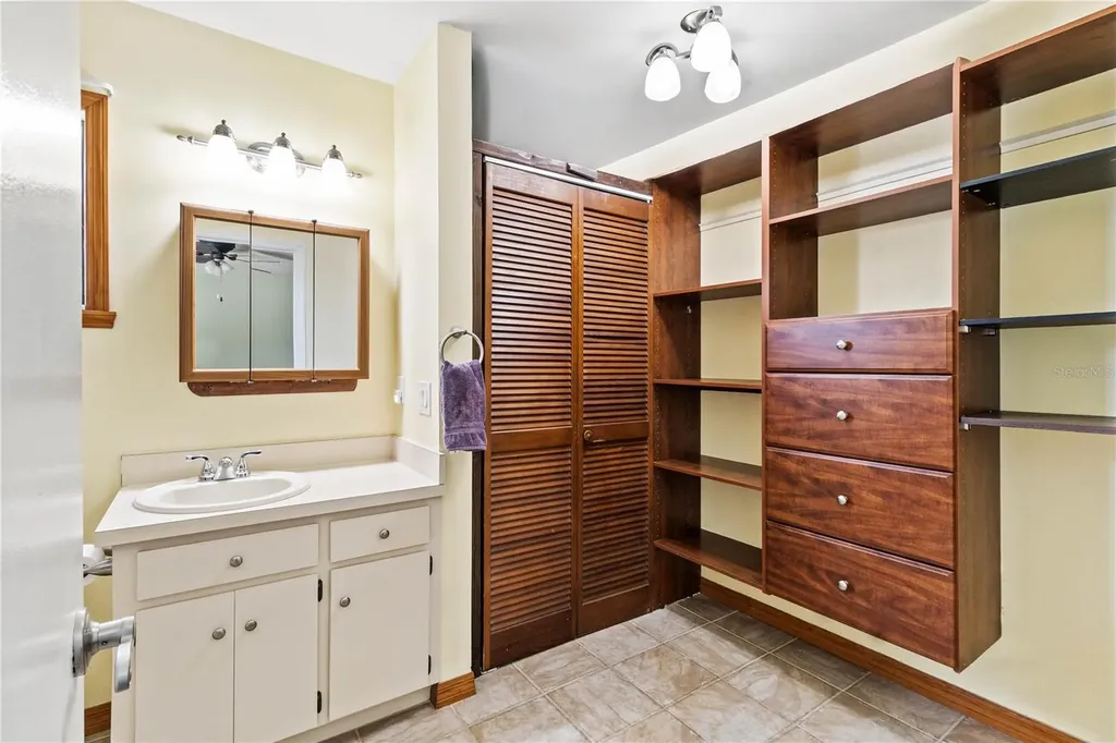 4861 Colonnades Circle E Lakeland FL 33811