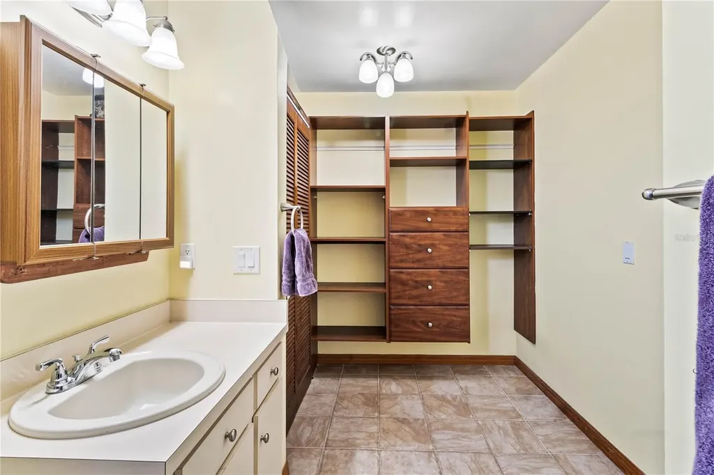 4861 Colonnades Circle E Lakeland FL 33811