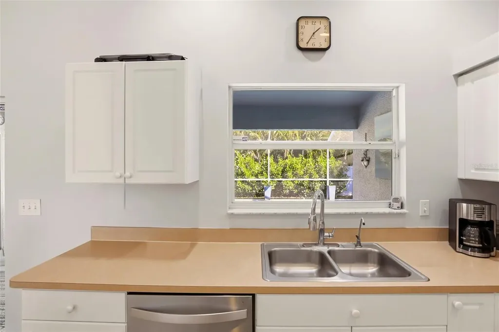 515 NE 5th Place Cape Coral FL 33909