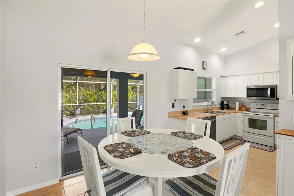 515 NE 5th Place Cape Coral FL 33909