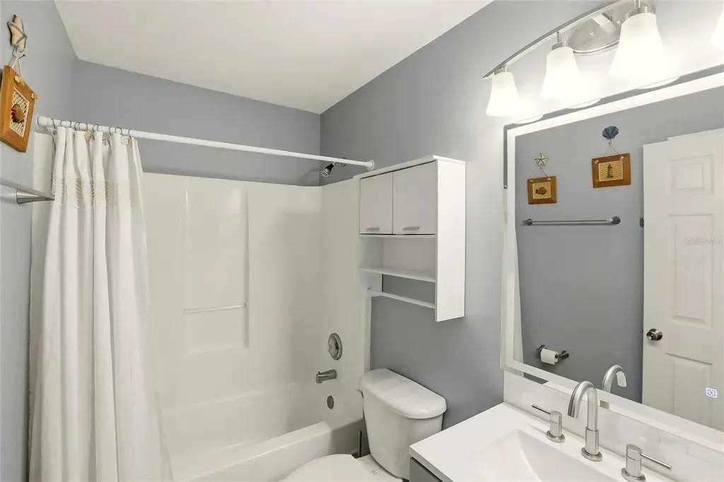 515 NE 5th Place Cape Coral FL 33909