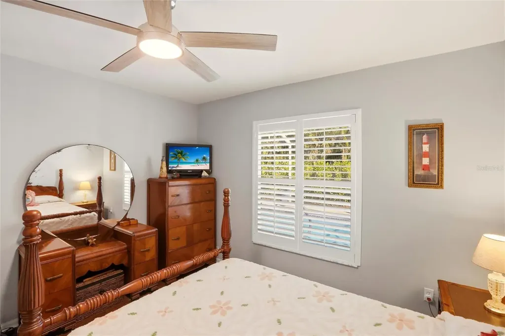 515 NE 5th Place Cape Coral FL 33909