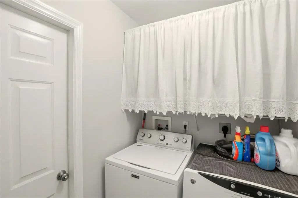 515 NE 5th Place Cape Coral FL 33909